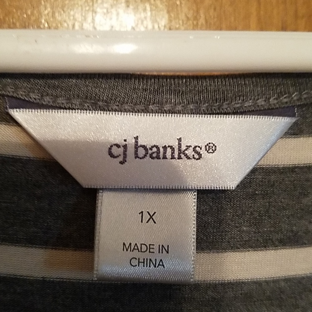 CJ Banks Top - Picture 2 of 4